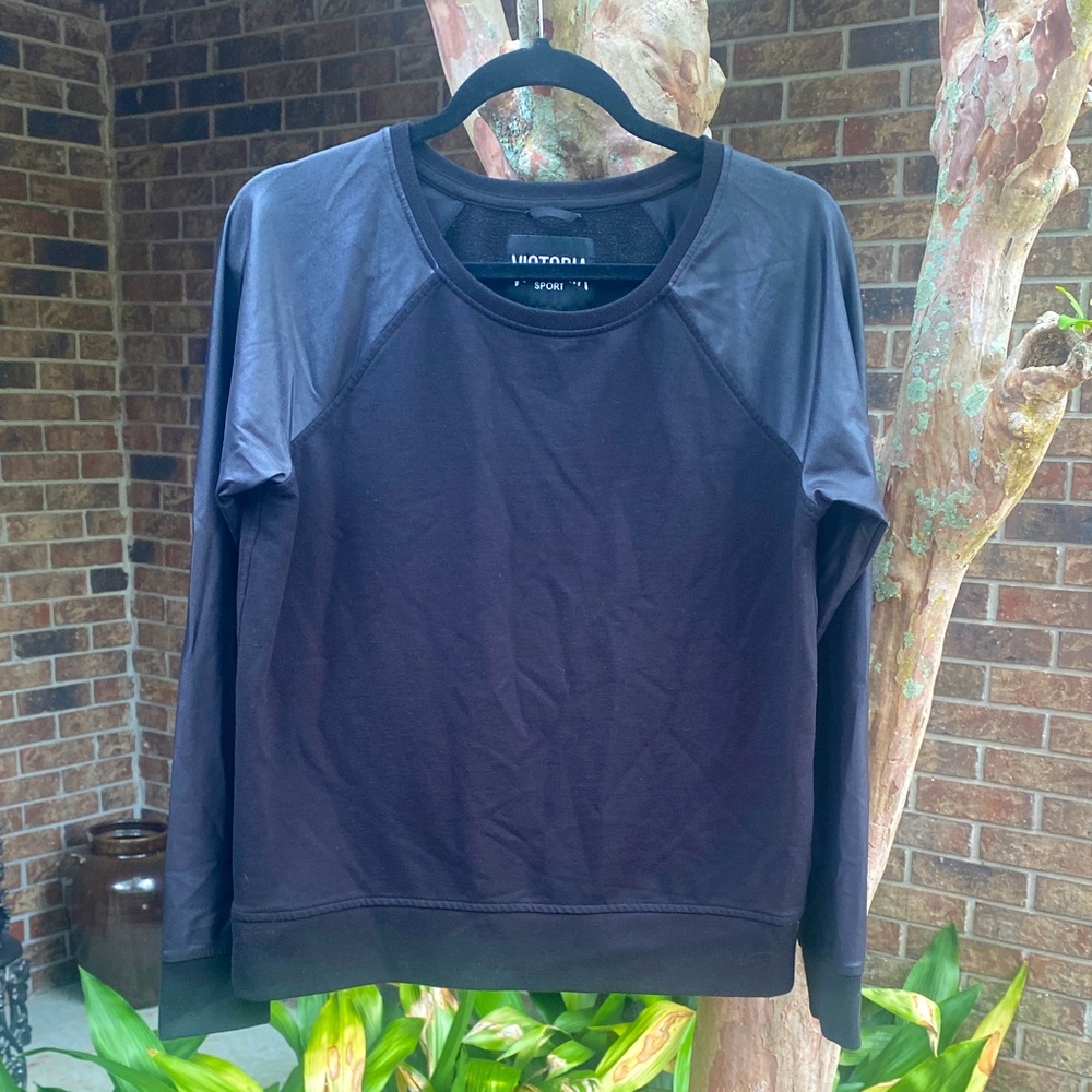 Black Long Sleeve Pullover Sweatshirt Victoria sport ❤️‍🔥